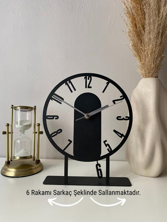 Metal 6 Rakamı Sarkaçlı Masa Saati